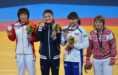 伊調がレスリング女子63キロ級で3連覇達成