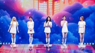 ILLIT、マカオのフェスティバルで「SUPER REAL ME」のナンバー披露