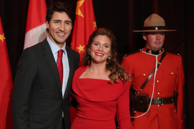 国際女性デーに「男性も称賛しよう」 加首相夫人の提案に批判