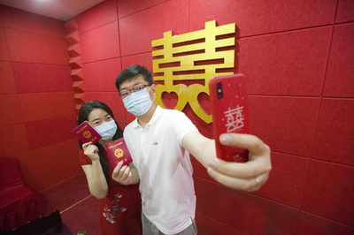 「ネットバレンタインデー」に合わせ「バラの町おこし」 盛り上がる「中国のバラ発祥の地」