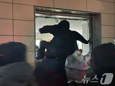 尹錫悦氏弾劾で台頭“極右20～30代”…怒りの声はなぜ暴力に変わったのか [韓国記者コラム]