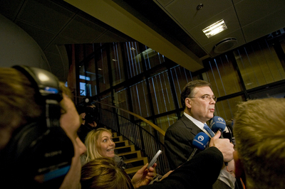 国家経済破たんのアイスランド、連立政権が崩壊