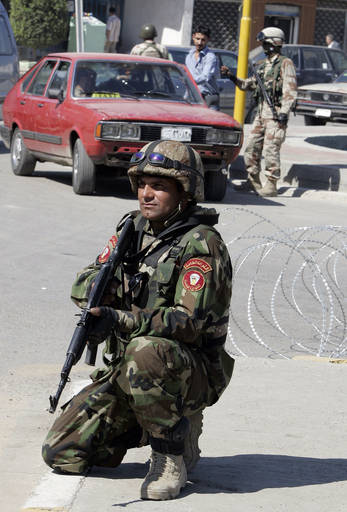 バグダッドで自爆テロ、12人が死亡 - イラク