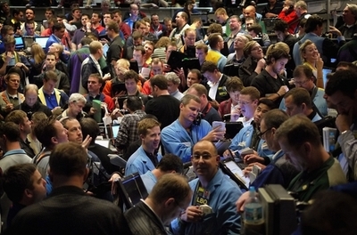 主要国の中央銀行、ドル貸出金利を引き下げへ