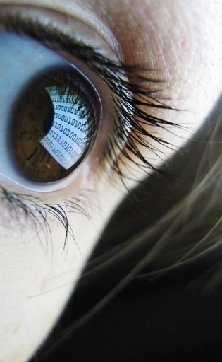 目でモバイル操作、アプリで可能に メーカー端末への搭載目指すベンチャー