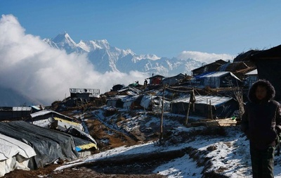 ネパール大地震の被災者、氷点下で続く避難生活