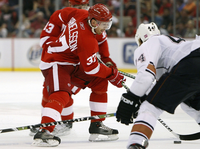 レッドウィングス オイラーズに4-2で勝利