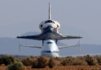 「アトランティス」、ジェット機に背負われ帰路へ 米国