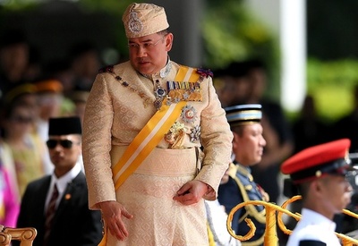 47歳のスルタン、第15代国王に即位 マレーシア 