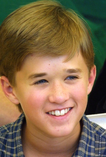 【特集】あの天才子役は今… 人気俳優の過去と今、徹底比較！