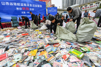 駐在日本人も「恩恵」受けた海賊版 著作権法改正で中国の「コピー天国」変わるか