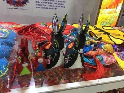 地元の無形文化遺産製品、海外への売り込み図る 中国・甘粛省