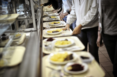 「いまいち給食」ブログ、禁止騒動でいっそう人気に