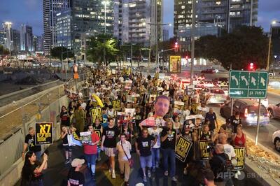 「愛する人に近づきたい」 人質家族ら、船でガザ接近