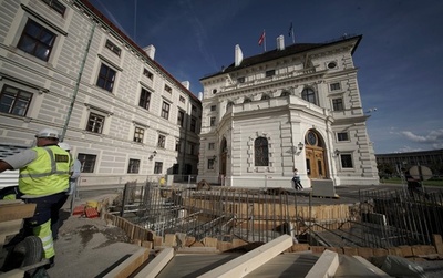 国民守らず自分たちだけ優遇？ オーストリア首相府の「対テロ防壁」建設中止