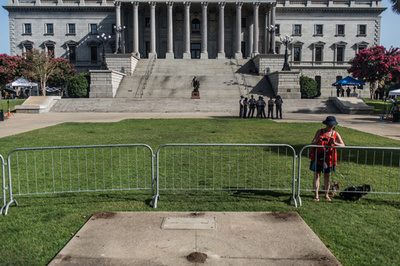 南部連合旗を撤去、米サウスカロライナ州議会