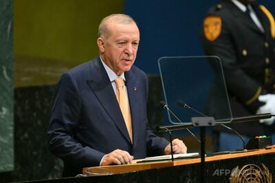 トルコ大統領、世界的なジェンダーニュートラル政策を批判 子どもと家族制度への脅威