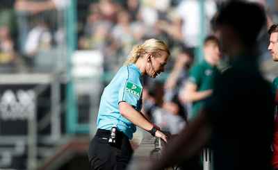 女性主審を「あばずれ」呼ばわり、独クラブがファンの暴言を謝罪