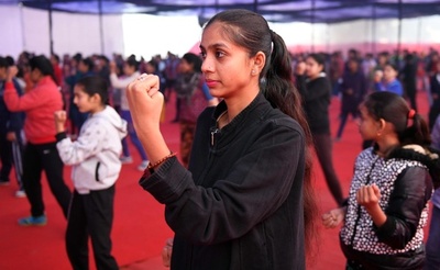 自分の身は自分で守る、女性向けの護身術キャンプ インド