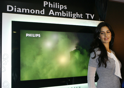 ダイヤモンド2250粒をちりばめた世界一高価なテレビ、公開