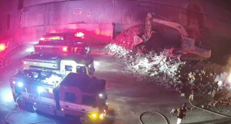 チョニル・エネルギーによる廃棄物集積場の火災鎮圧＝同社提供(c)KOREA WAVE