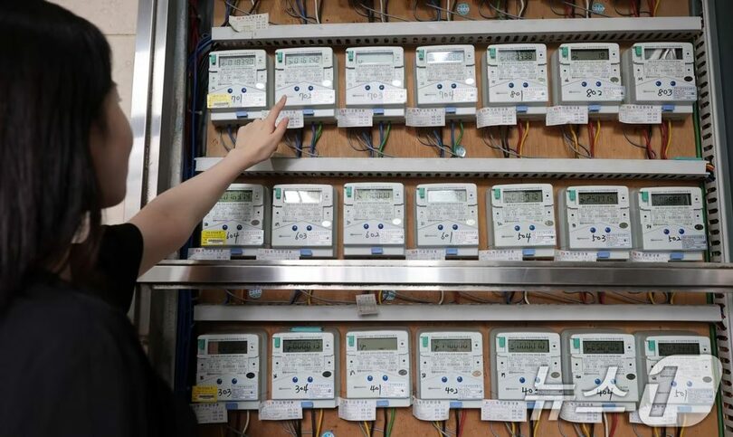 2025年7月15日、ソウル市内のオフィステルに設置された電気メーター(c)news1