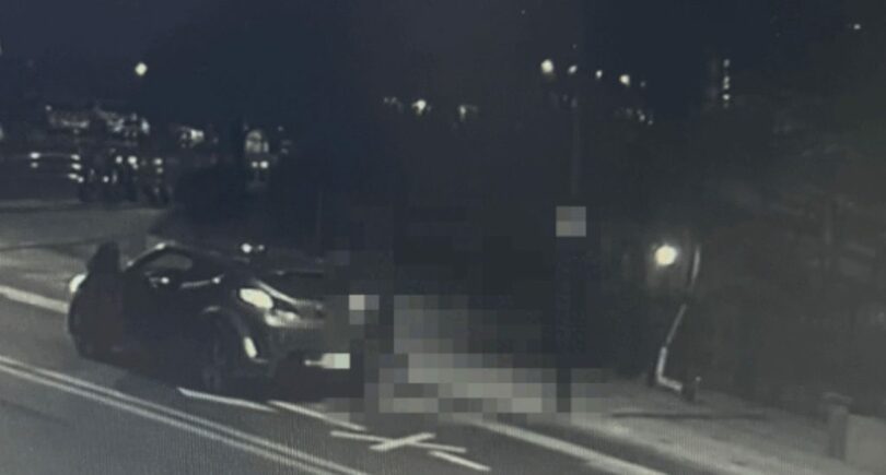 女性が連れ去られる場面をとらえた映像（読者提供）(c)news1