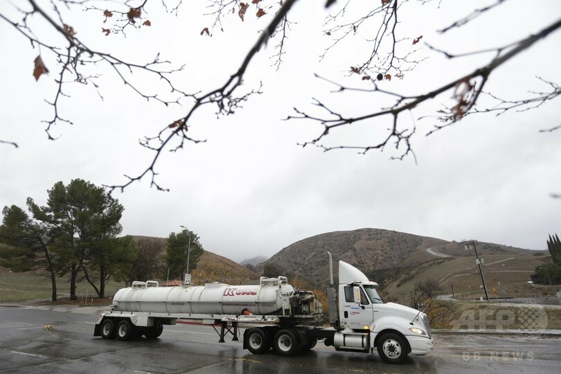 米ロス郊外の大規模ガス漏れ、州知事が非常事態宣言