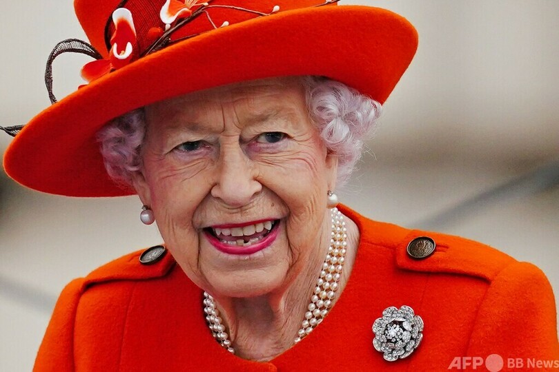 英女王、さらに2週間休養へ 医師の助言に従い