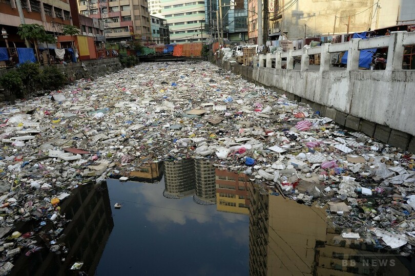 フィリピン首都マニラの「ごみの川」