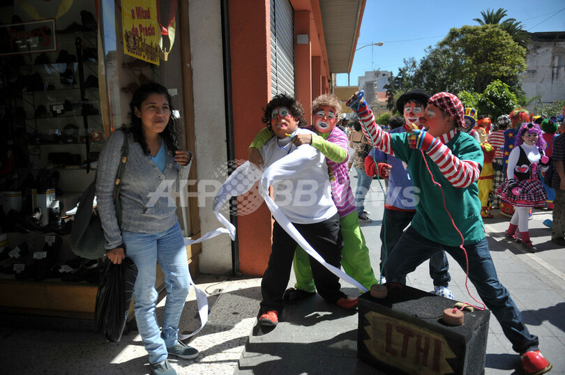 街がピエロでいっぱい！南米クラウン会議