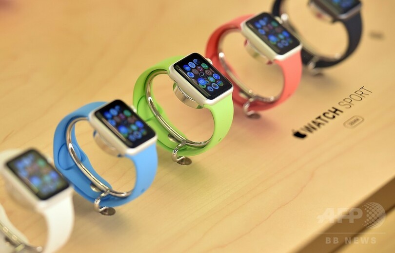 「アップルウオッチ」予約開始、都内販売店に行列