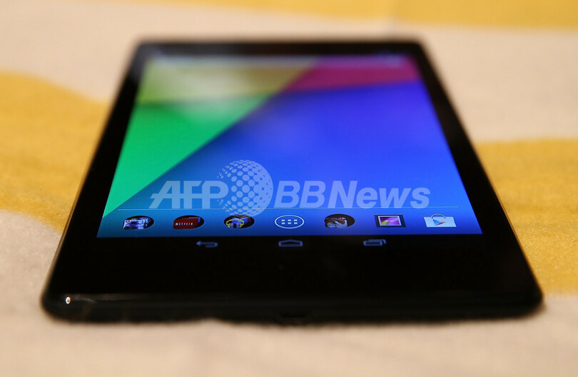 グーグル、新型「ネクサス7」とネットをテレビに映す「クロームキャスト」発表