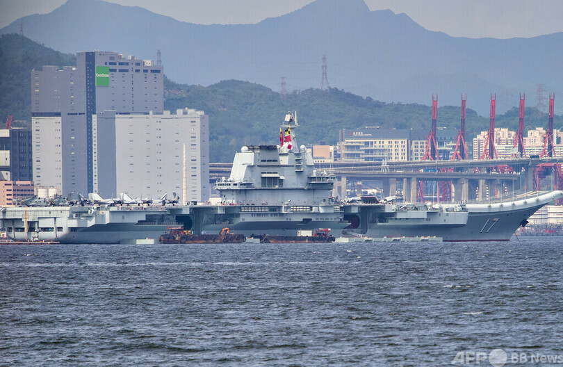 空母「山東」が香港訪問 祖国復帰28周年を祝う