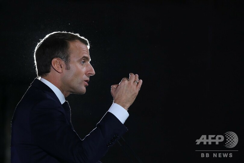 仏大統領、「真のEU軍」の必要性強調 米ロからの自衛訴え