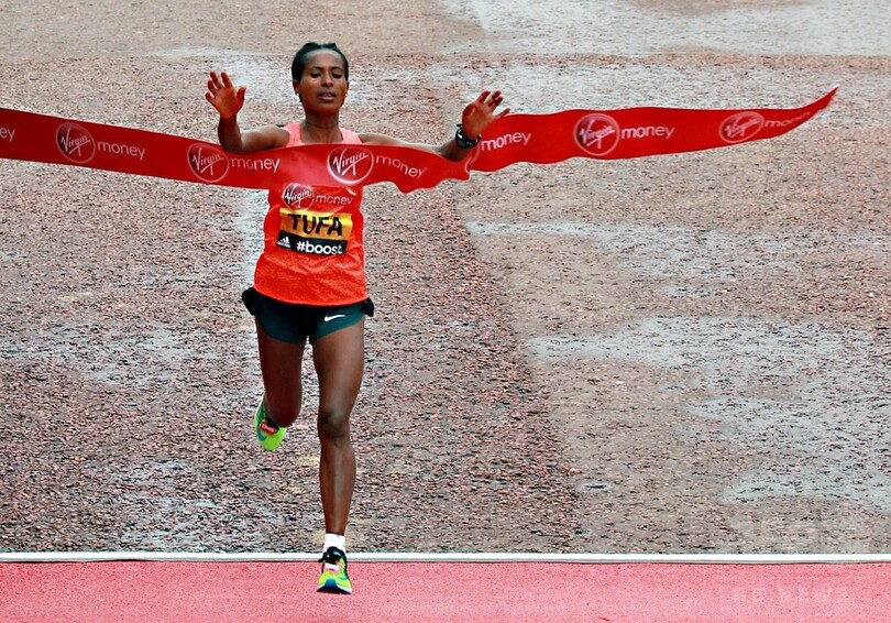 伏兵トゥファが女子の部で優勝、ロンドンマラソン