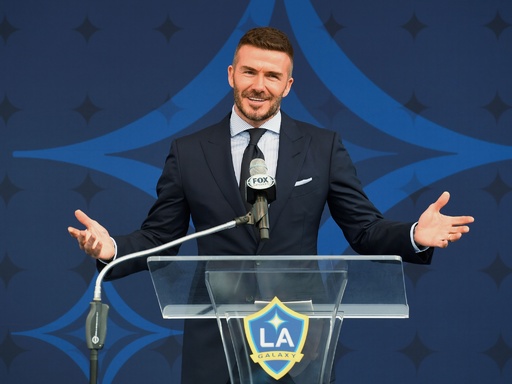 ベッカム像 LAでベッカム氏の銅像がお披露目！ メジャーリーグ・サッカーの