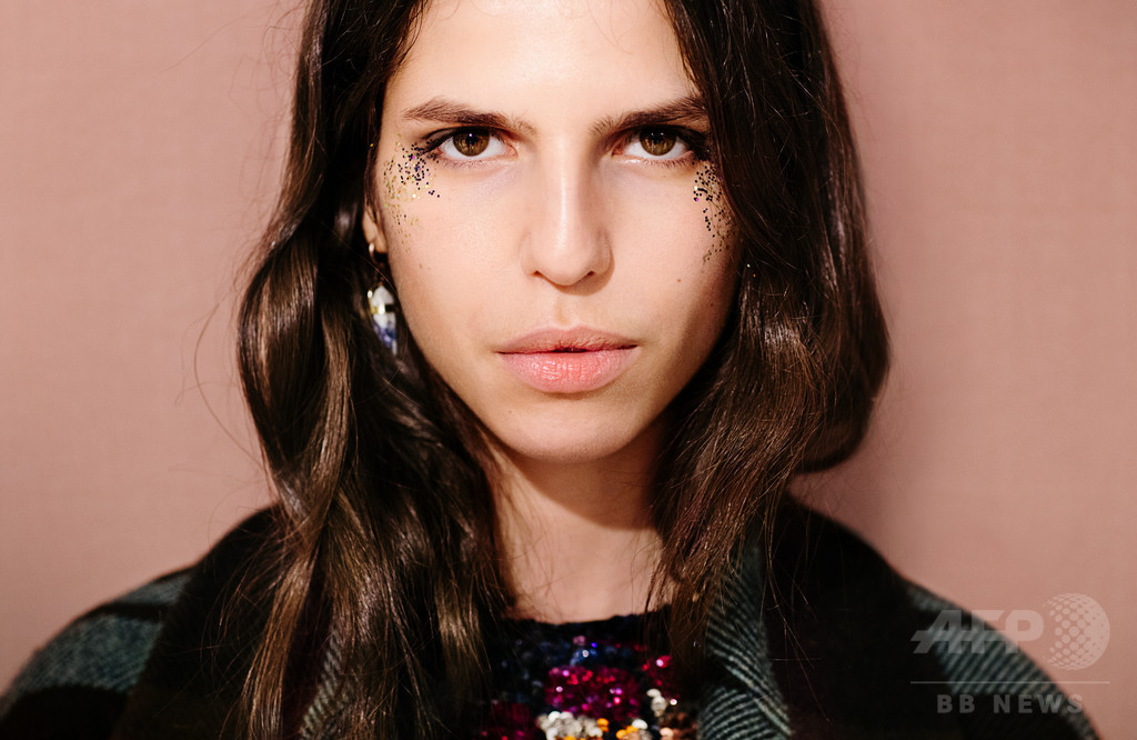 2種類のルックで魅せる、「バーバリー」ランウェイコレクション