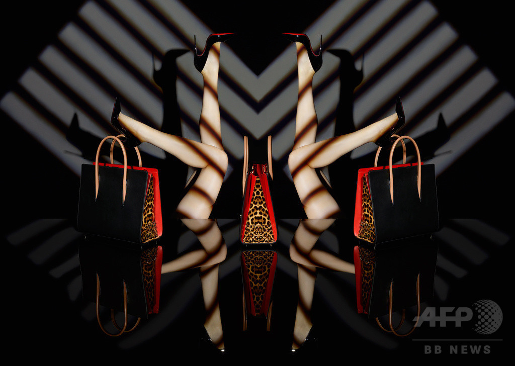 「クリスチャン ルブタン」新作ポップアップオープン