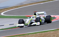 09F1第7戦トルコGP（%%Turkish Grand Prix 2009%%）フリー走行1回目。ウィリアムズ（%%Williams%%）のニコ・ロズベルグ（%%Nico Rosberg%%、ドイツ）が、24周を走行し、トップタイムとなるベストラップ1分28秒952を記録した。写真は20周を走行してベストラップ1分29秒747で11番手につけたブラウンGP（%%Brawn GP%%）のジェンソン・バトン（%%Jenson Button%%）。（2009年6月5日撮影）(c)AFP/BULENT KILIC
