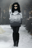 フランス・パリ市内で発表された「モンクレール ガム・ルージュ（Moncler Gamme Rouge）」12/13年秋冬コレクション（2012年3月8日撮影）。(c)Moncler Gamme Rouge