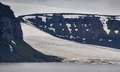 北極海のフランツヨシフ諸島の島（2021年8月16日撮影）。(c)Ekaterina ANISIMOVA / AFP