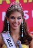 2008年の優勝者、ベネズエラ代表のダイアナ・メンドーサ（Dayana Mendoza）さん。ベトナム・ニャチャンで開かれた最終選考会後の記者会見で（2008年7月14日撮影）。(c)AFP/HOANG DINH Nam