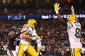 19NFL第1週、シカゴ・ベアーズ対グリーンベイ・パッカーズ。タッチダウンパスをキャッチするグリーンベイ・パッカーズのジミー・グラハム（中央、2019年9月5日撮影）。(c)Stacy Revere/Getty Images/AFP
