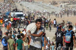 ガザ飢饉はイスラエルによる「人災」、「義憤覚える」 英外相