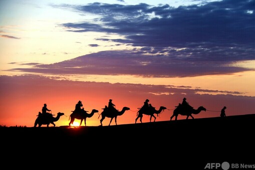 写真特集】敦煌の鳴沙山・月牙泉風景区でシルクロード満喫 写真