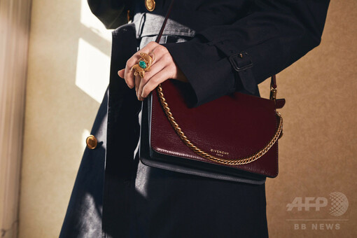 今2602-1082　ジバンシー GIVENCHY ハンドバッグ バーガンディ ジバンシィ」メーガン妃も愛用バッグ販売、限定カラーも 写真12枚 国際