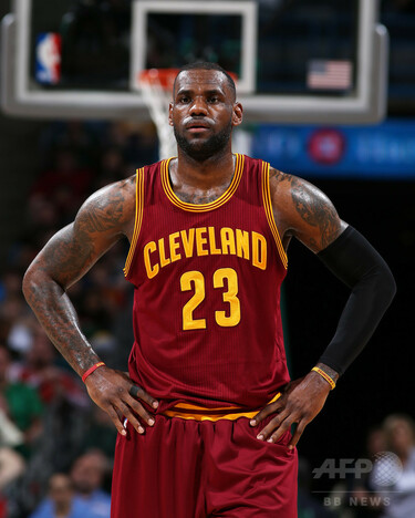 キャバリアーズ、レブロンの活躍でバックスに快勝 写真15枚 国際