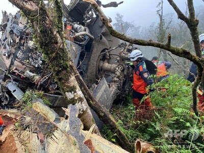 台湾軍ヘリが墜落、参謀総長ら8人死亡 国防省発表