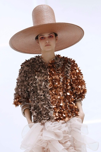 「スーアン」17/18年秋冬パリ・オートクチュール